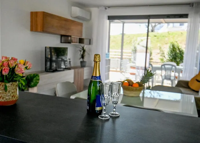 Hotel apartamentowy Les Vallons Du - Terrasse - Wifi - Clim Porticcio (Corsica)